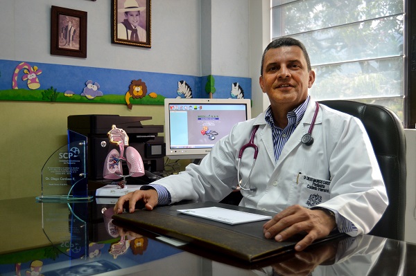Dr. Diego Cardoso, consagrado al bienestar de los niños